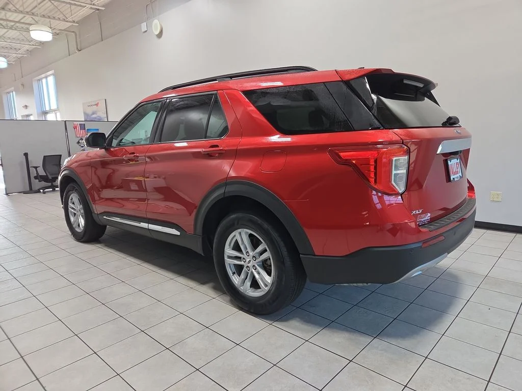 Used 2024 Red Ford XLT image 9