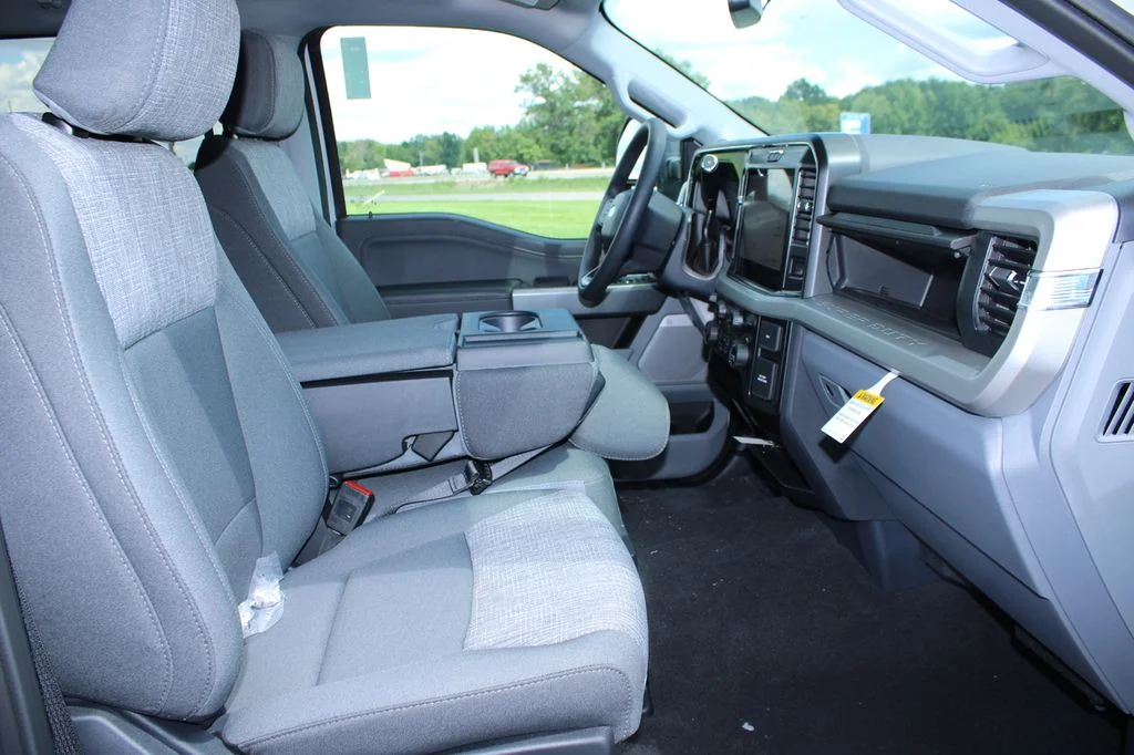 New 2026 Avalanche Ford F-350® XLT image 39