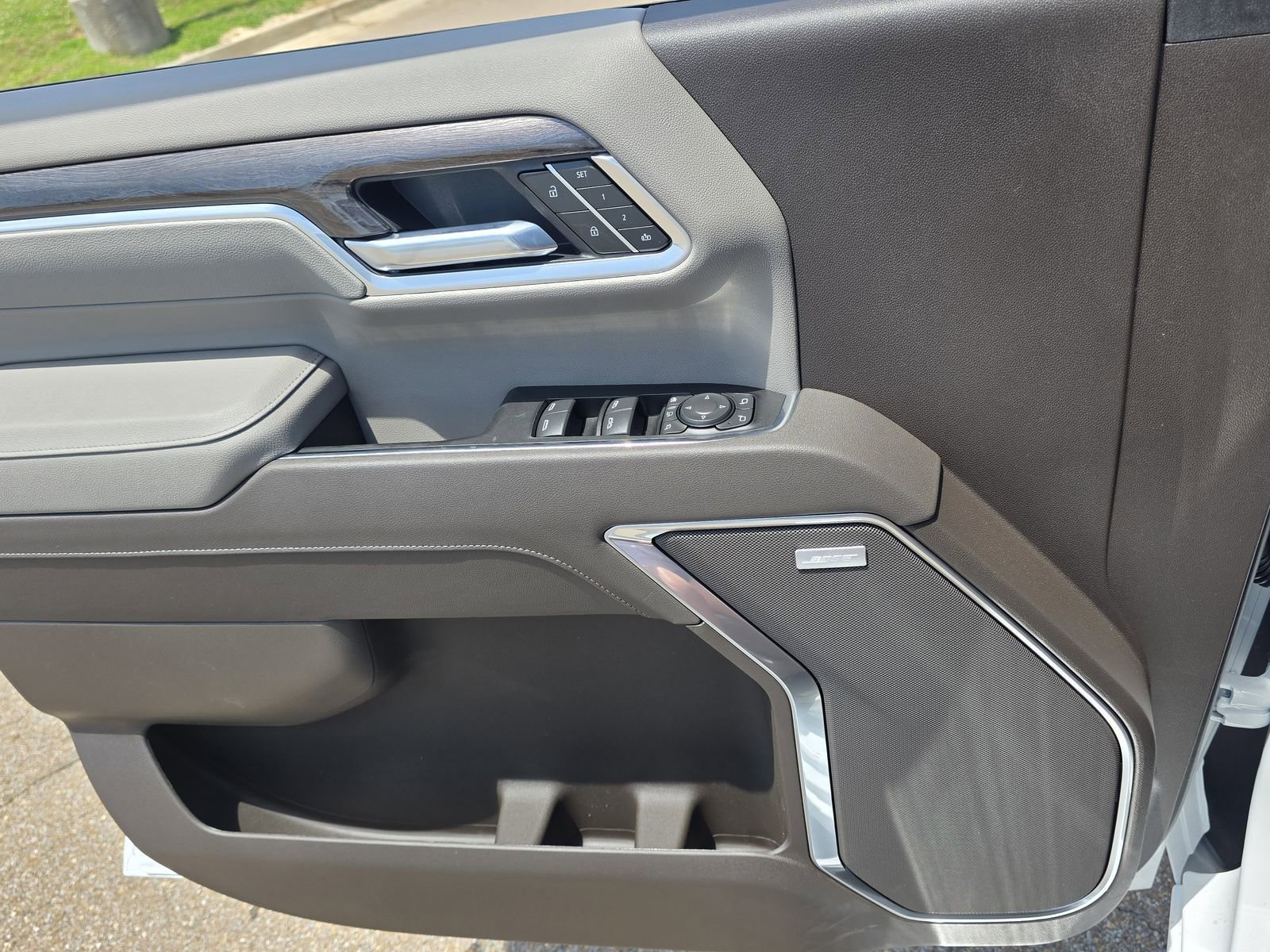 New 2026 Summit White Chevrolet LTZ image 18