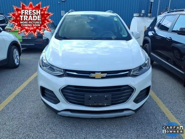 Used 2020 SUMMIT WHITE Chevrolet LT image 3