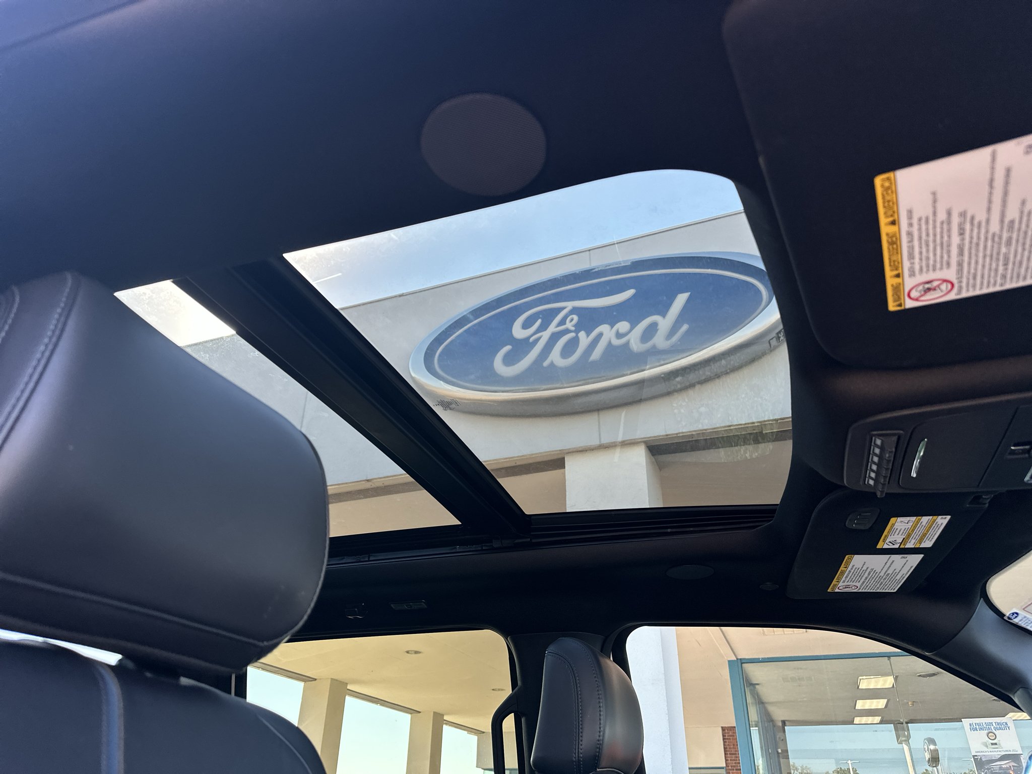 Used 2025 Star White Metallic Tri-Coat Ford Platinum image 38