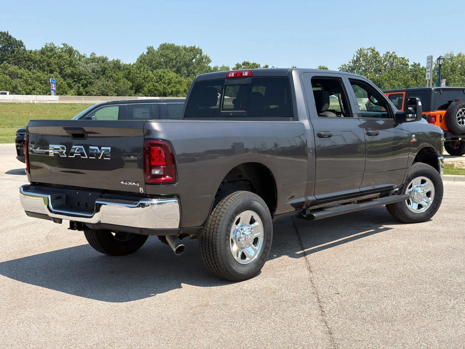 New 2026 Granite Crystal Metallic Clearcoat Ram Tradesman image 11