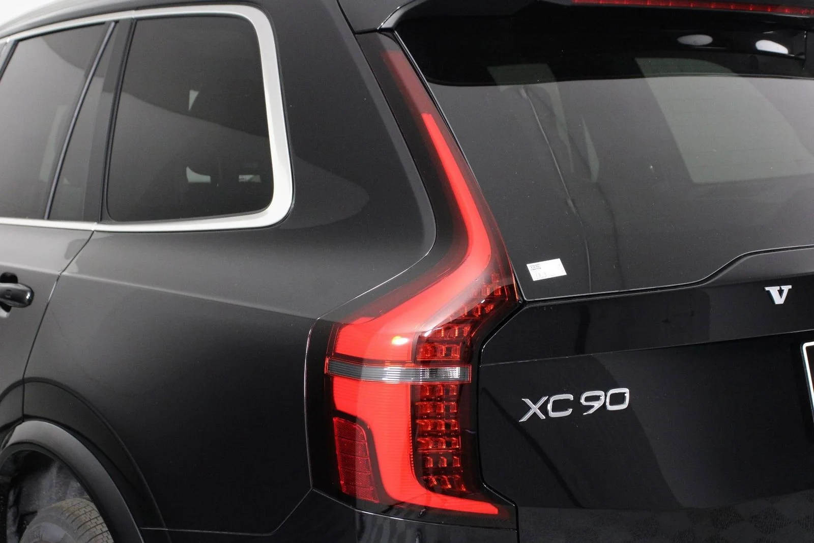 New 2026 Black Volvo B6 Plus 7-Seater image 15