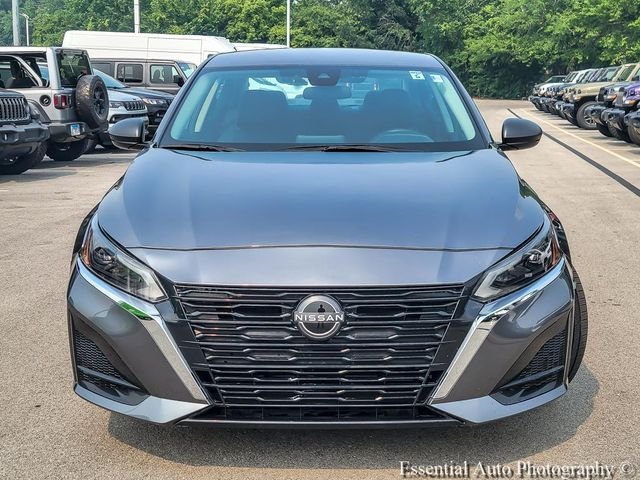 Used 2024 Gray Nissan 2.5 SV image 4