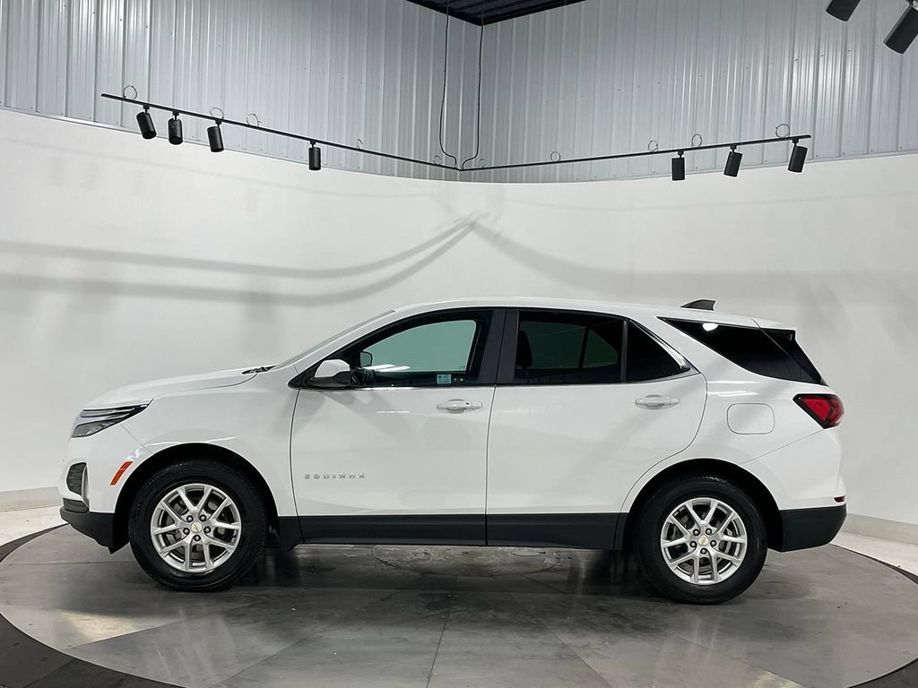 Used 2024 Summit White Chevrolet LT image 15