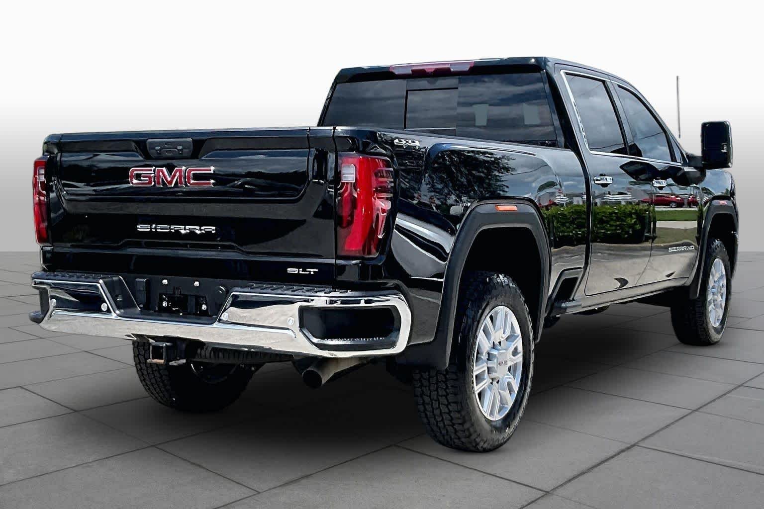 Used 2024 Onyx Black GMC SLT image 13