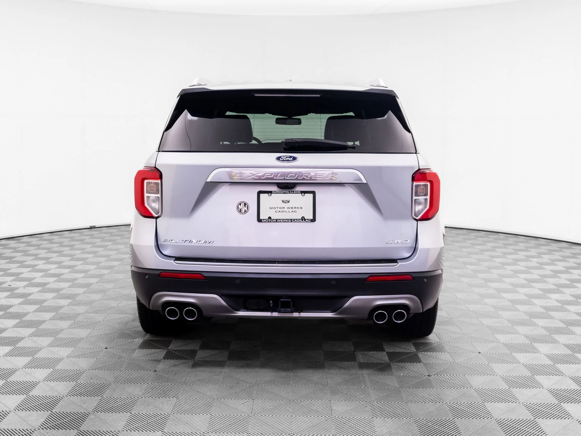 Used 2023 Silver Ford Platinum image 4