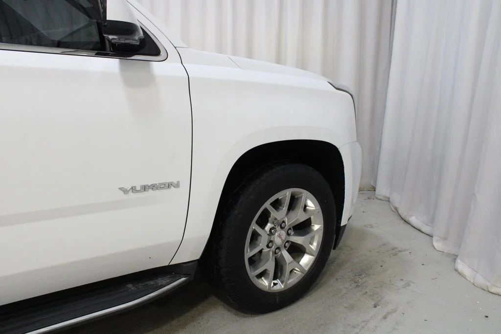 Used 2016 White GMC SLT image 31
