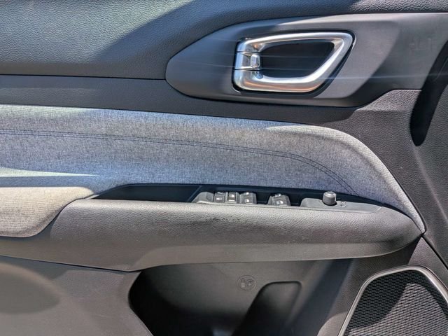 Used 2024 White Jeep Latitude image 22