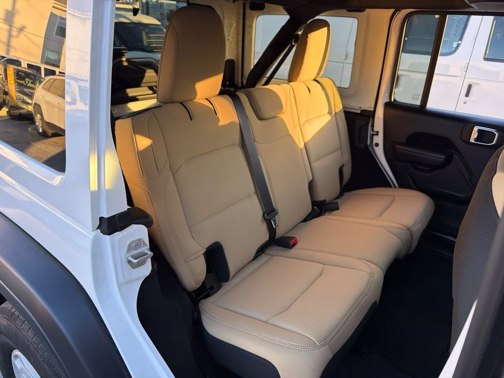 Used 2023 White Jeep Sport S image 17