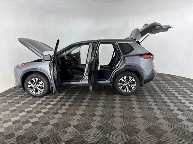 Used 2023 Gray Nissan SV image 9