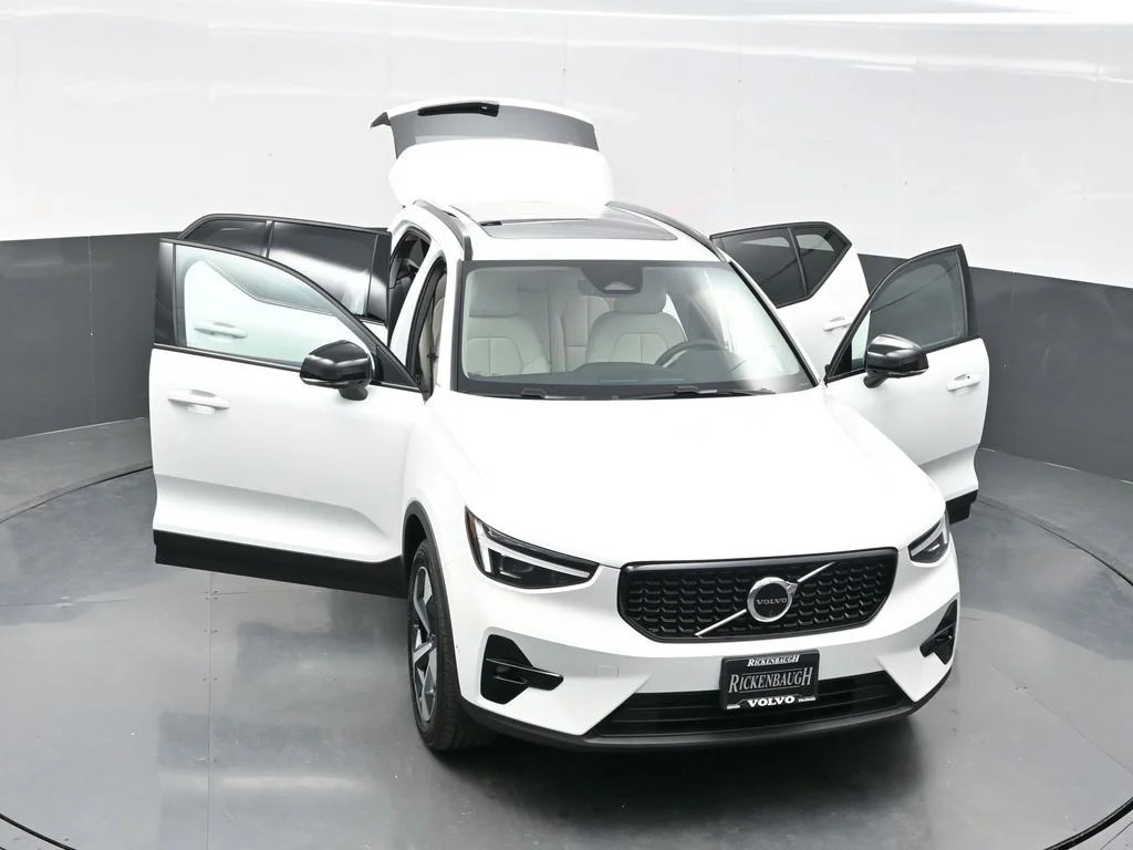 2026 Volvo XC40 Plus - Photo 25