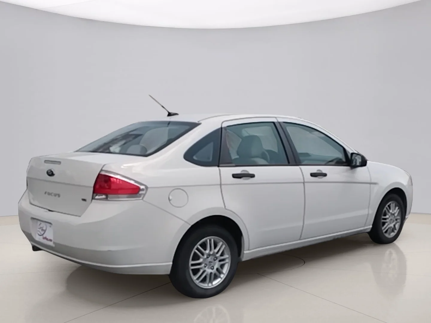 Used 2011 White Ford SE image 5