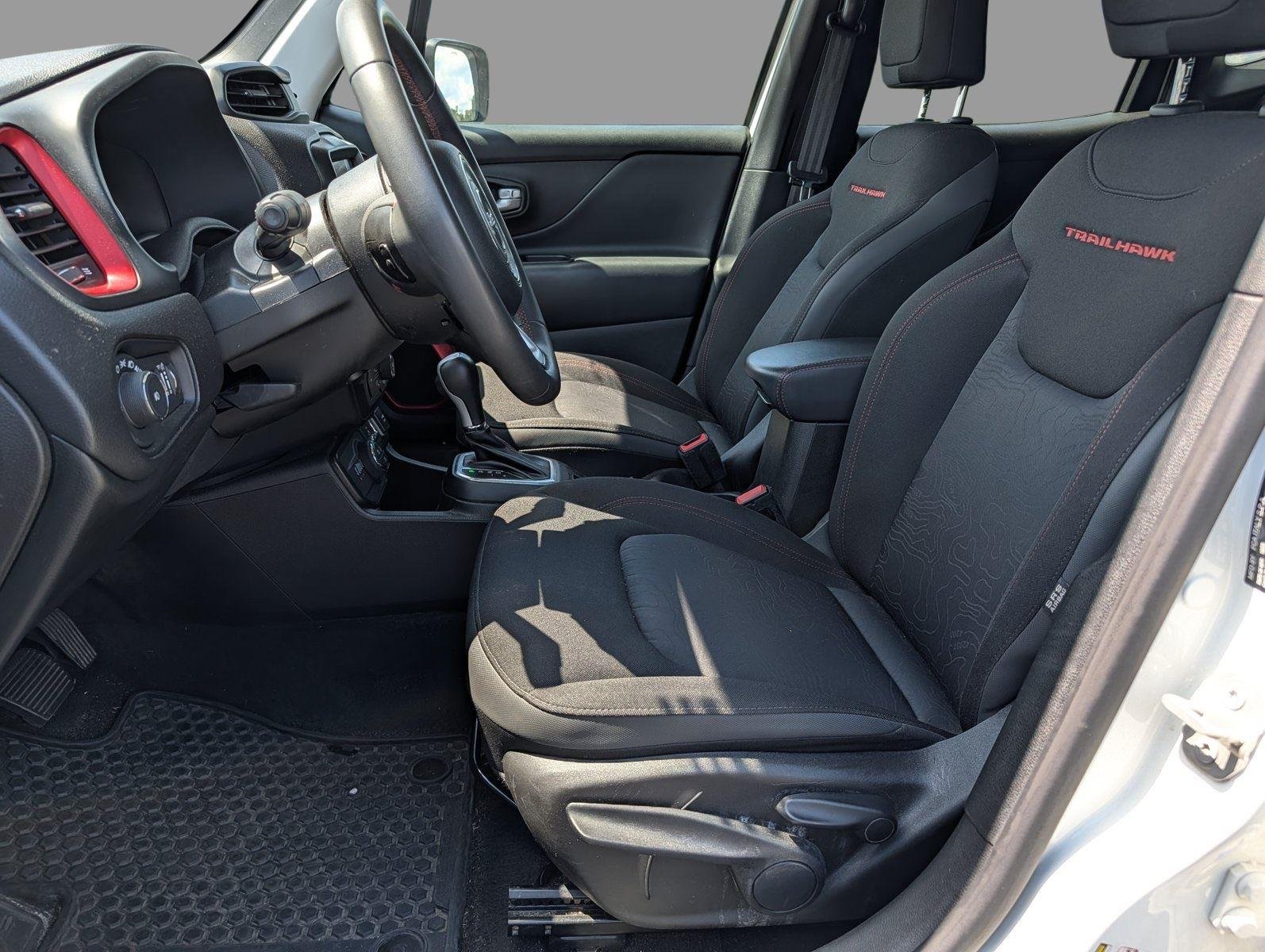 Used 2023 Alpine White Clearcoat Jeep Trailhawk image 10
