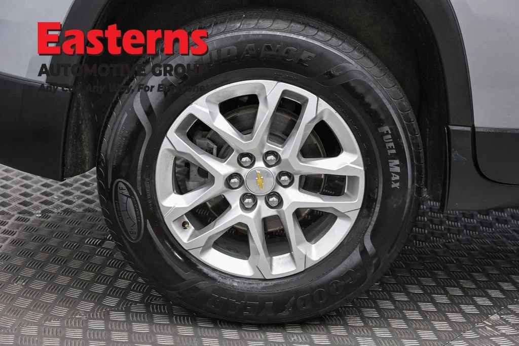 Used 2023 Gray Chevrolet LS image 30
