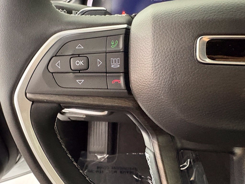 New 2027 Sting-Gray Clear-Coat Paint Jeep Altitude image 24