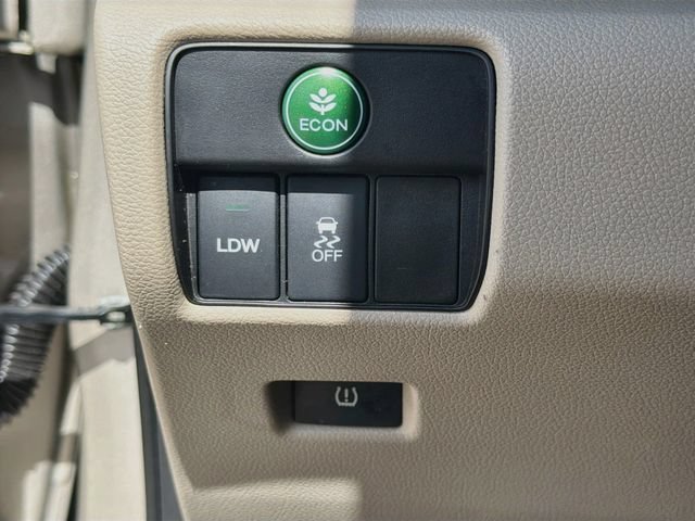 Used 2014 Silver Honda EX-L image 30