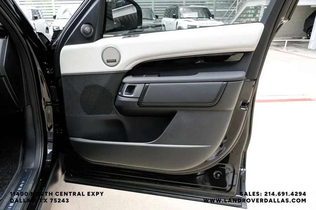 New 2026 Santorini Black Metallic Land Rover S image 45