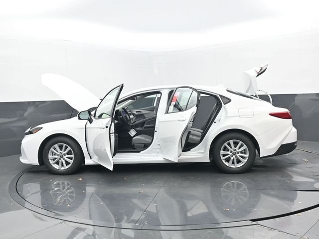 New 2026 Ice Cap Toyota LE image 31