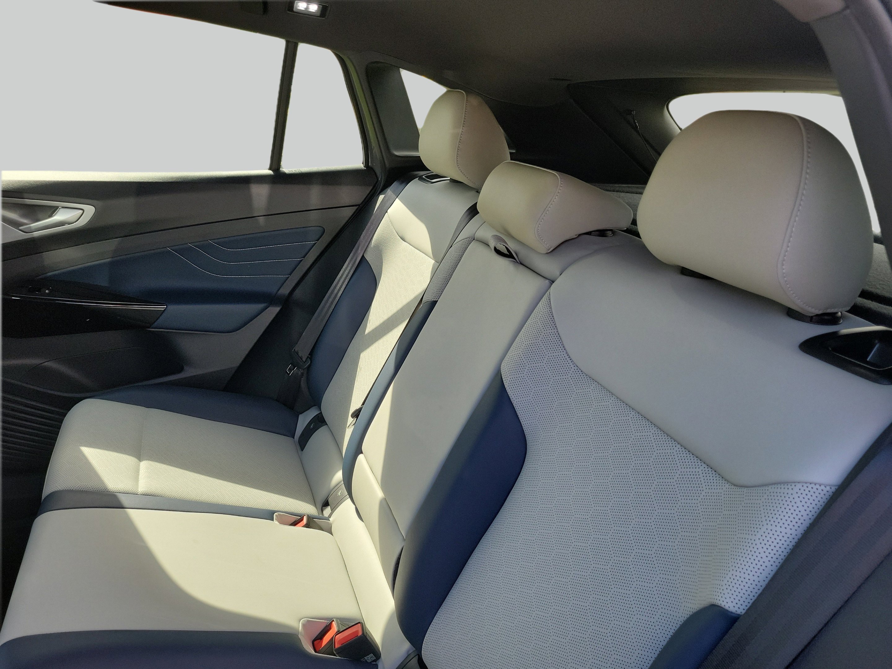Used 2025 Gray Volkswagen Pro S image 11