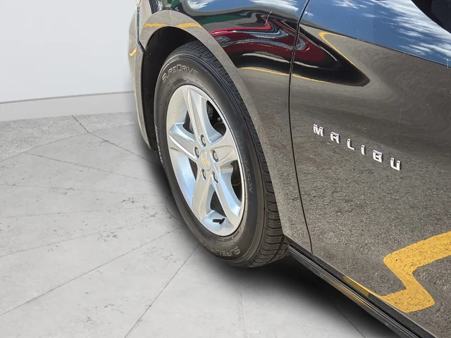 Used 2022 Black Chevrolet LS image 28