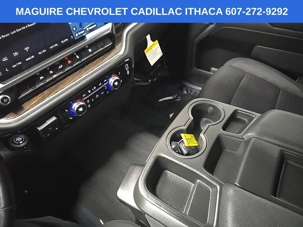 Used 2022 Silver GMC Elevation image 26