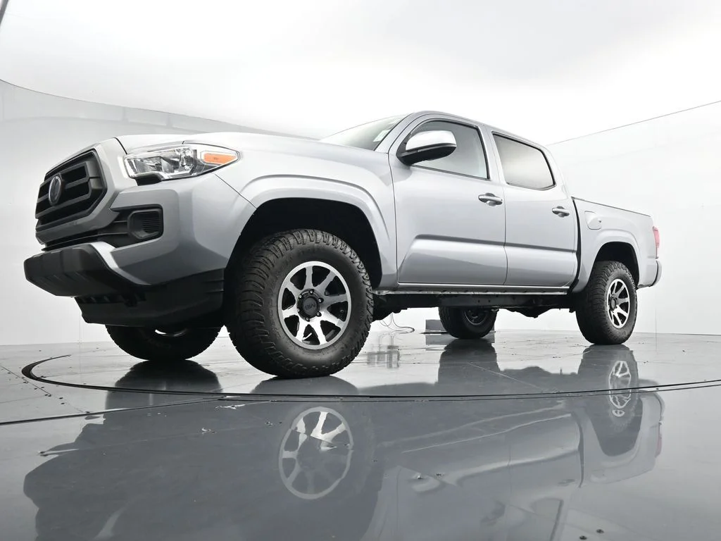 Used 2021 Silver Toyota SR image 28