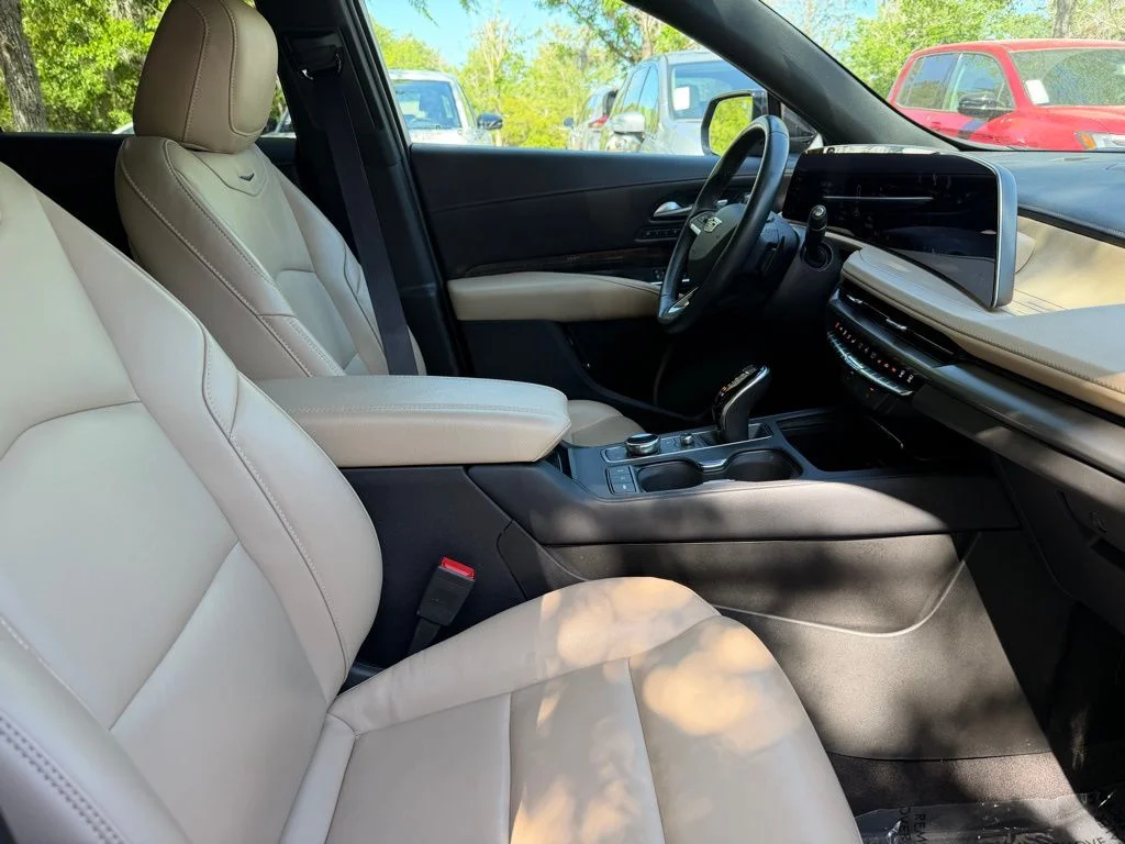2025 Cadillac XT4 Premium Luxury - Photo 9