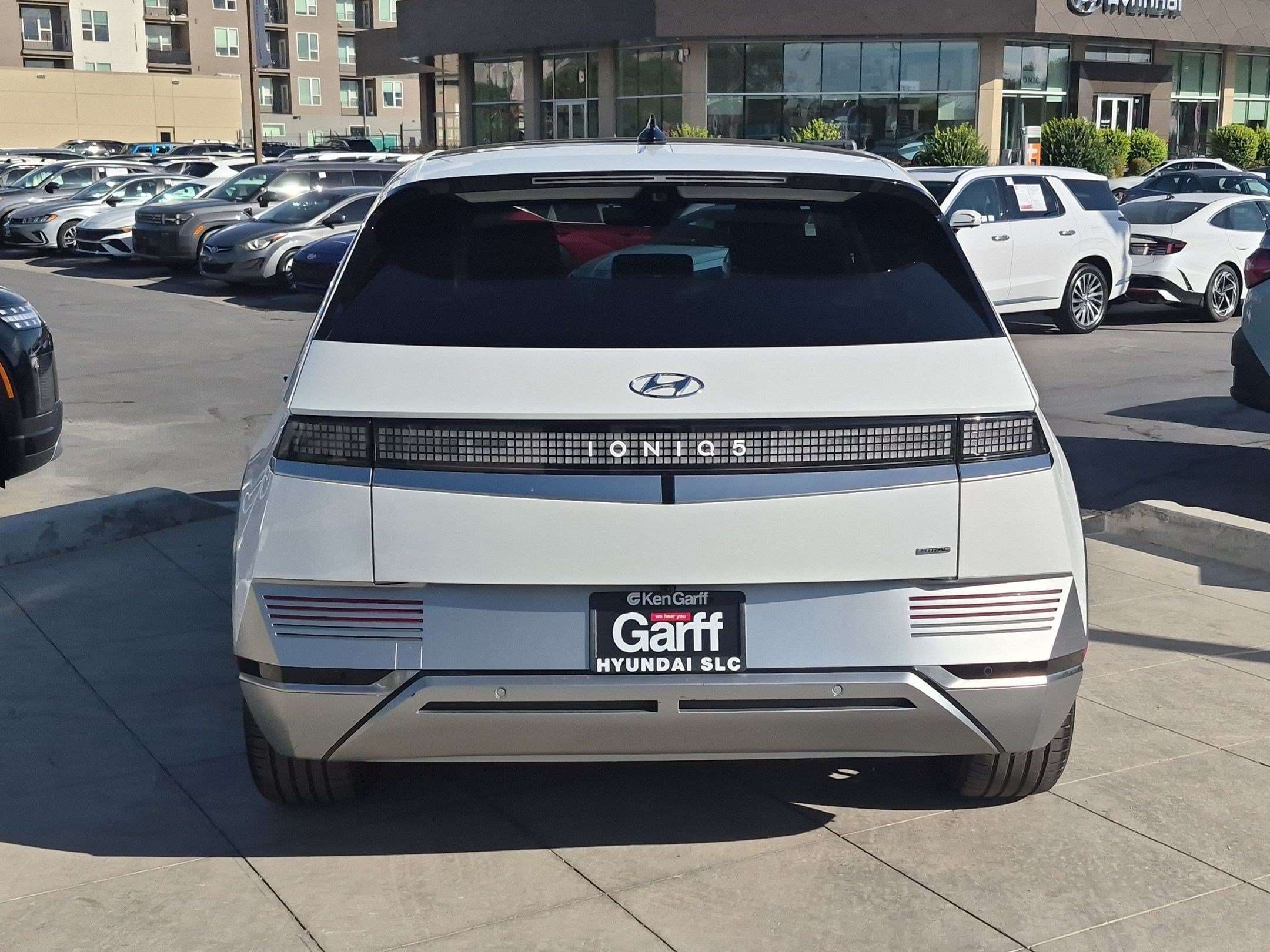 Used 2024 Atlas White Hyundai Limited image 5