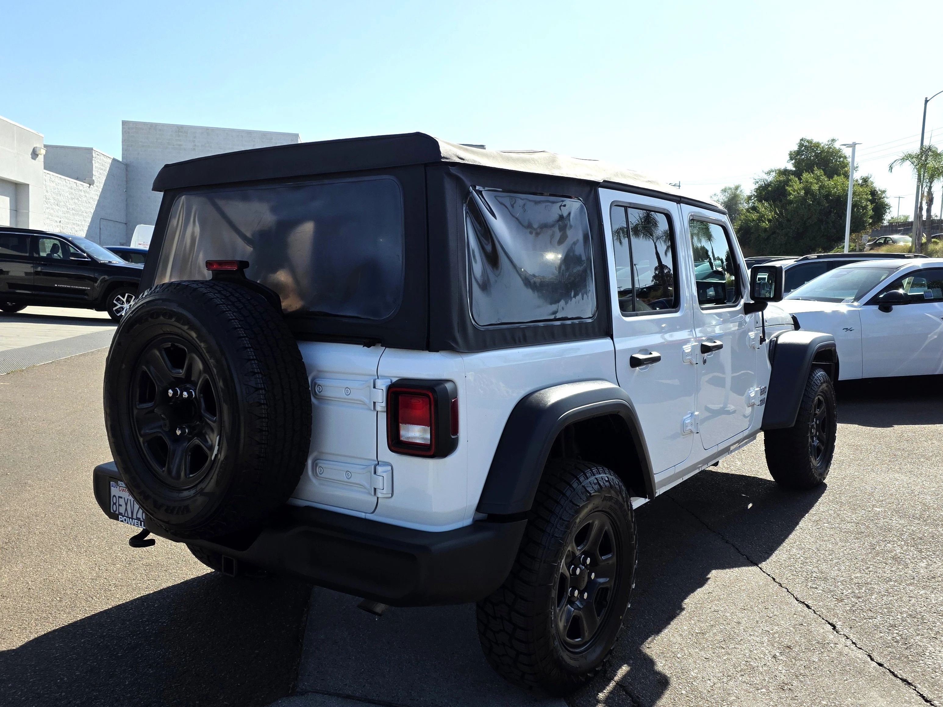 Used 2018 Bright White Clearcoat Jeep Unlimited Sport image 3