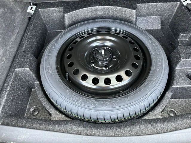 Used 2023 White Buick Essence image 28