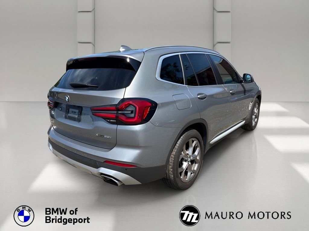 Used 2024 Gray BMW xDrive30i image 6