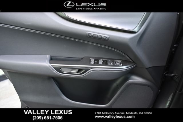 2026 Lexus NX 450h+ F-Sport - Photo 16