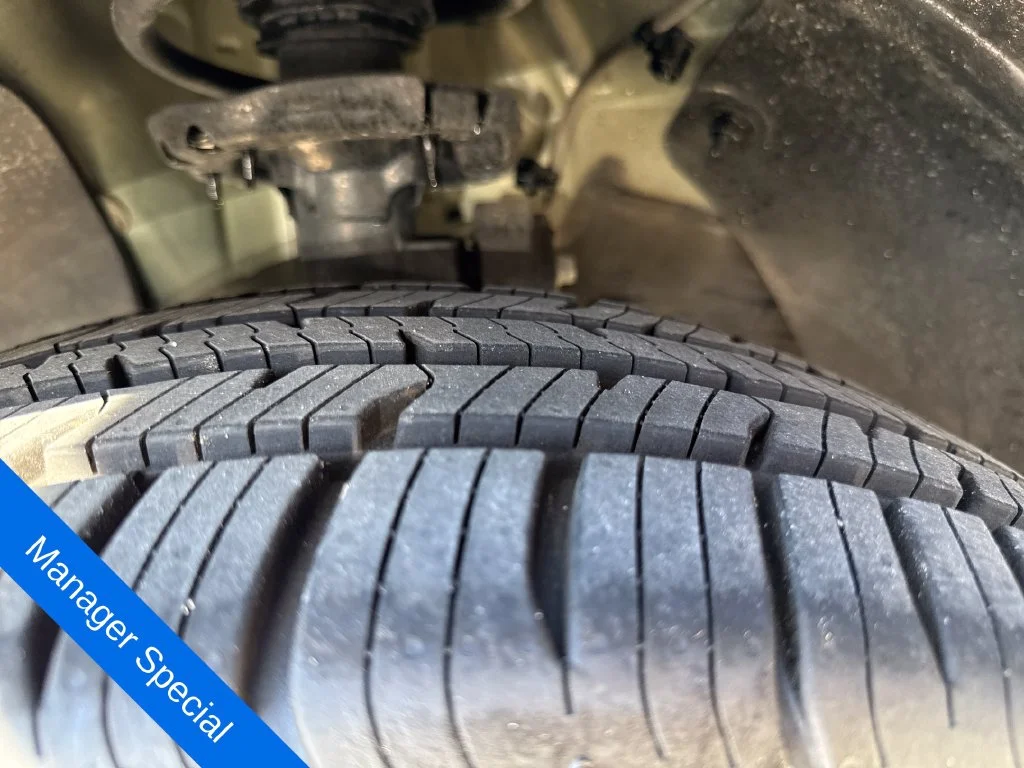Certified Used 2024 Blue Hyundai SEL Convenience image 29