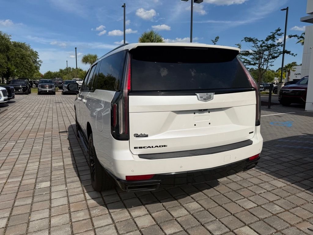 Used 2021 Crystal White Cadillac Sport image 8
