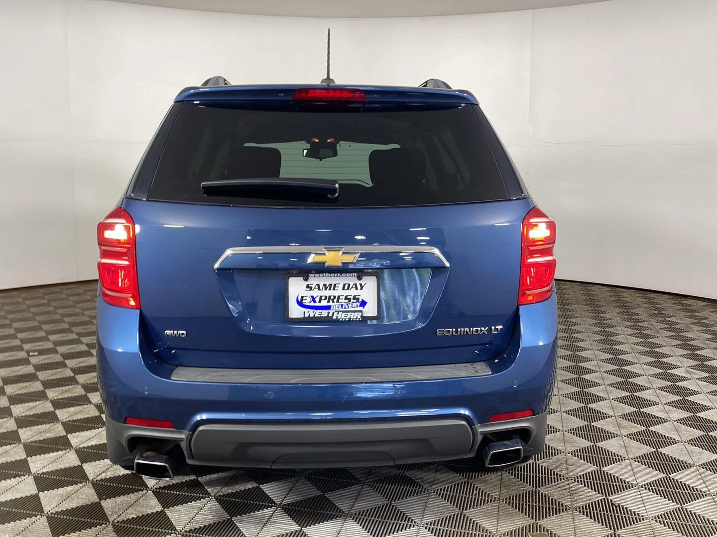 Used 2016 Patriot Blue Metallic Chevrolet LT image 6