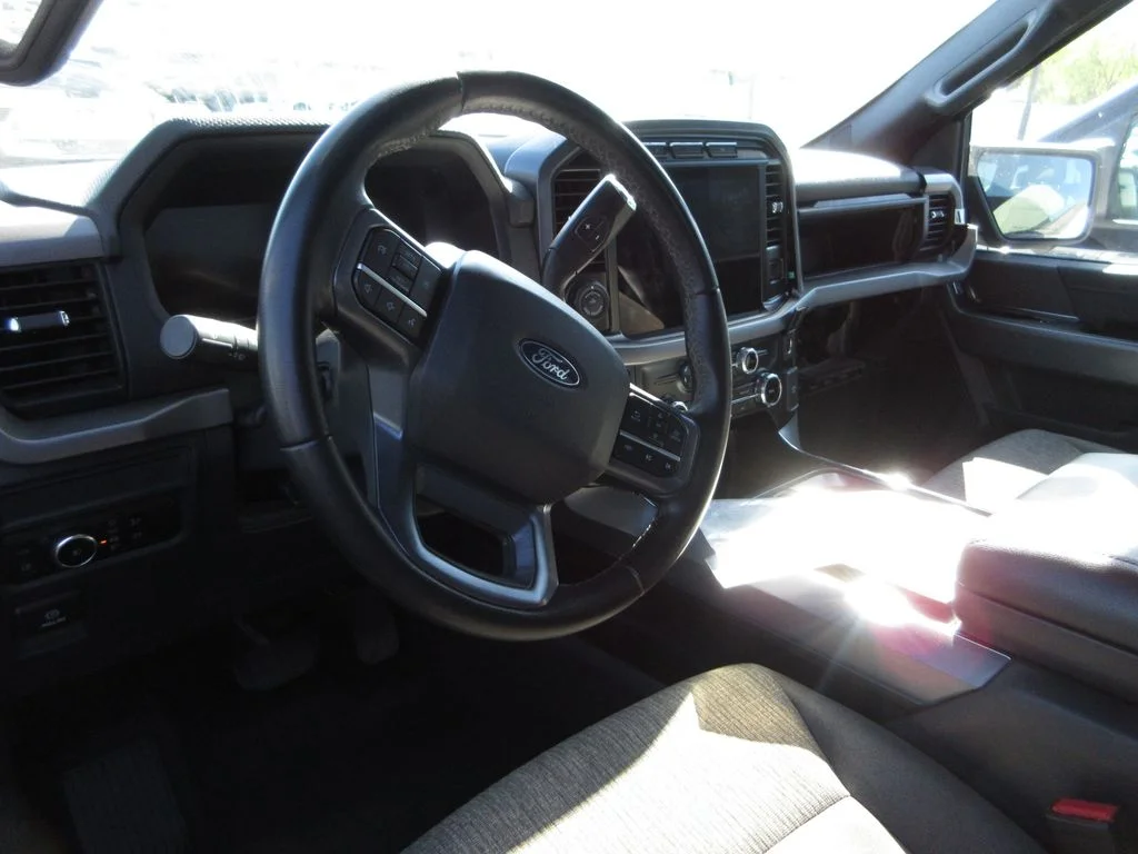 Certified Used 2024 Oxford White Ford XLT image 6