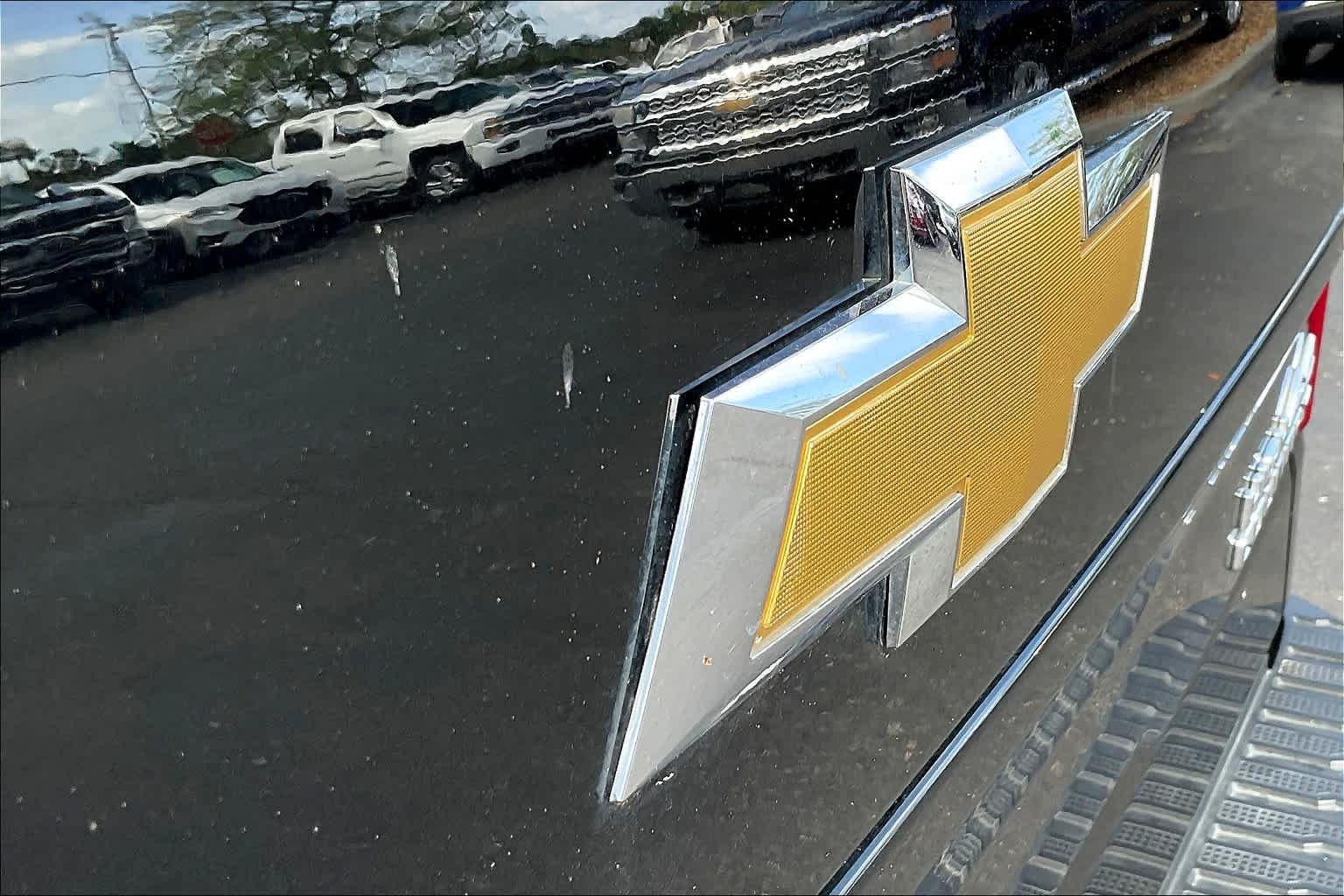 Used 2023 Black Chevrolet High Country image 9