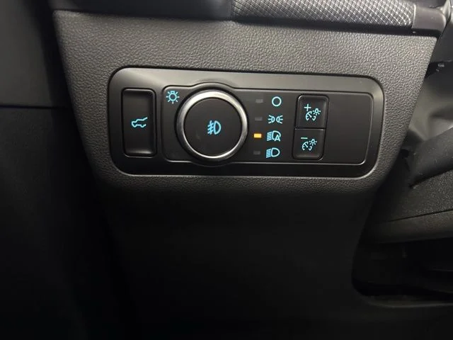 Used 2023 Silver Metallic Ford Outer Banks image 20