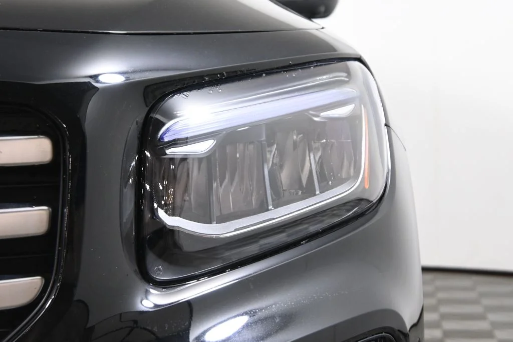 Used 2026 Black Mercedes-Benz GLB 250 image 11