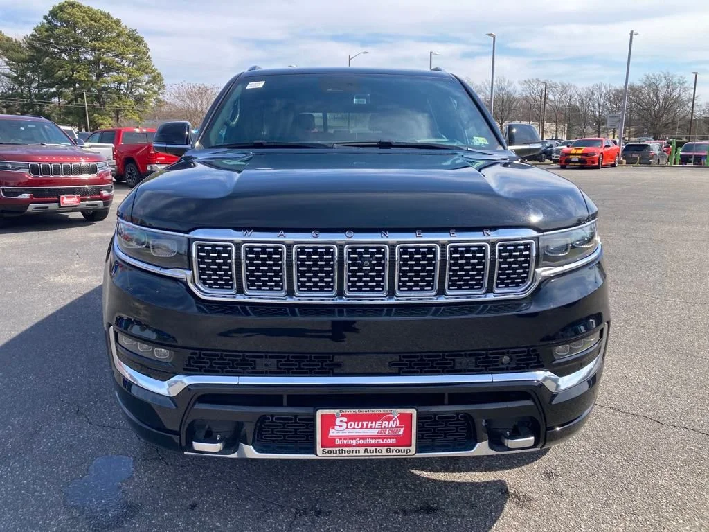 New 2024 Diamond Black Crystal Pearl-Coat Exterior Paint Jeep Series III image 9