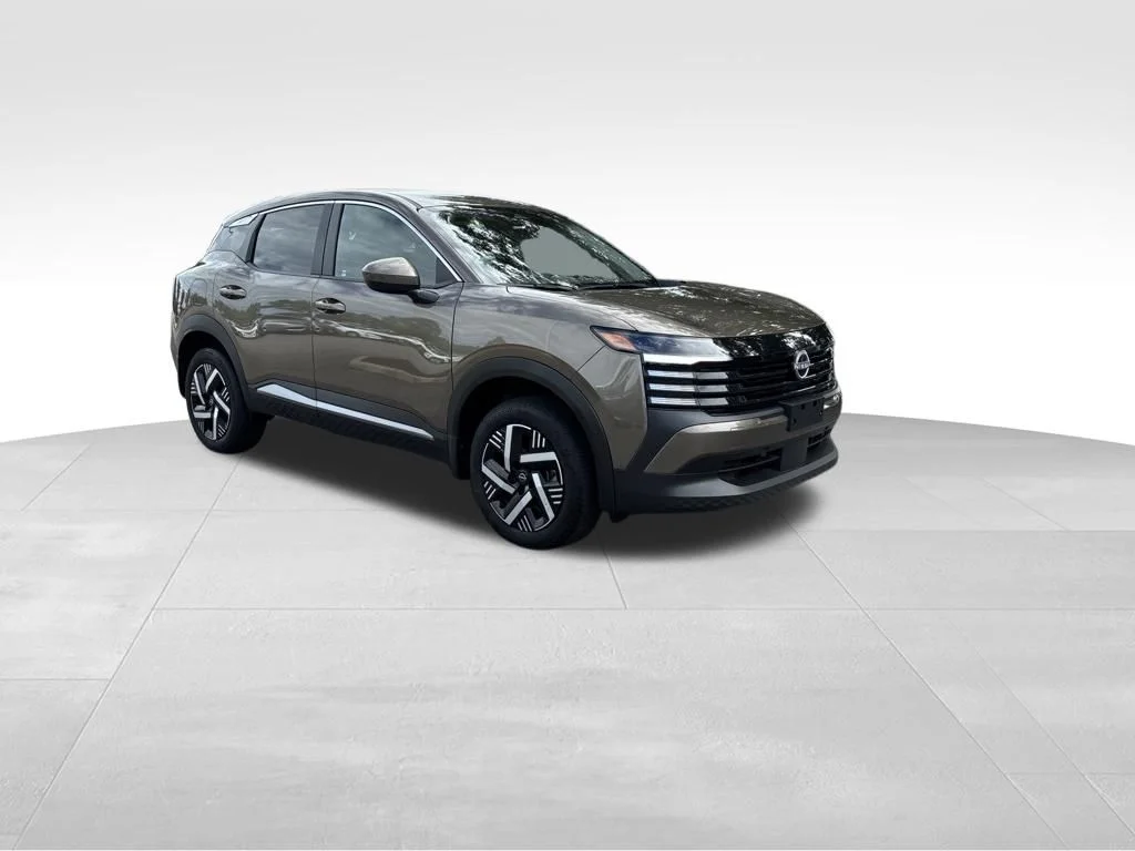 Used 2025 Brown Nissan SV image 9