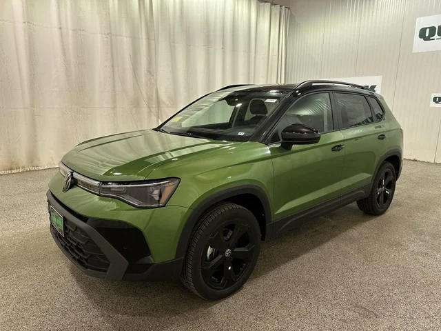 2026 Volkswagen Taos SE Black
