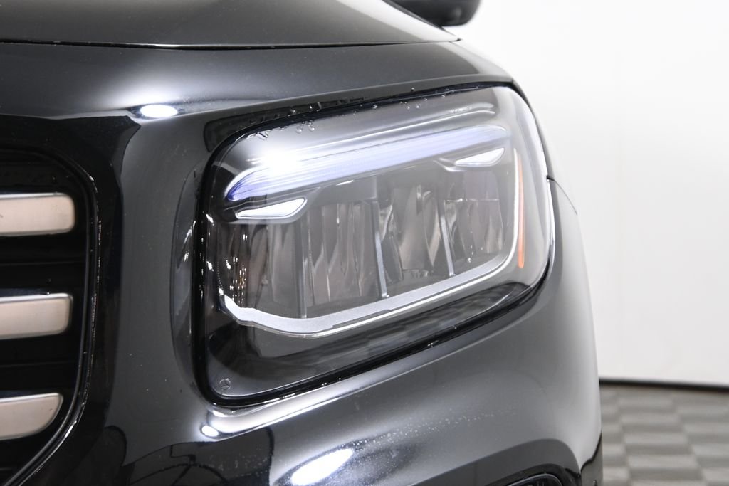 Used 2026 Night Black Mercedes-Benz GLB 250 image 11
