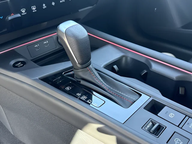 2026 Nissan Sentra SR - Photo 10