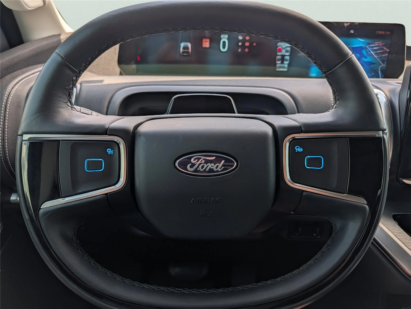 Used 2025 Agate Black Ford Platinum image 16