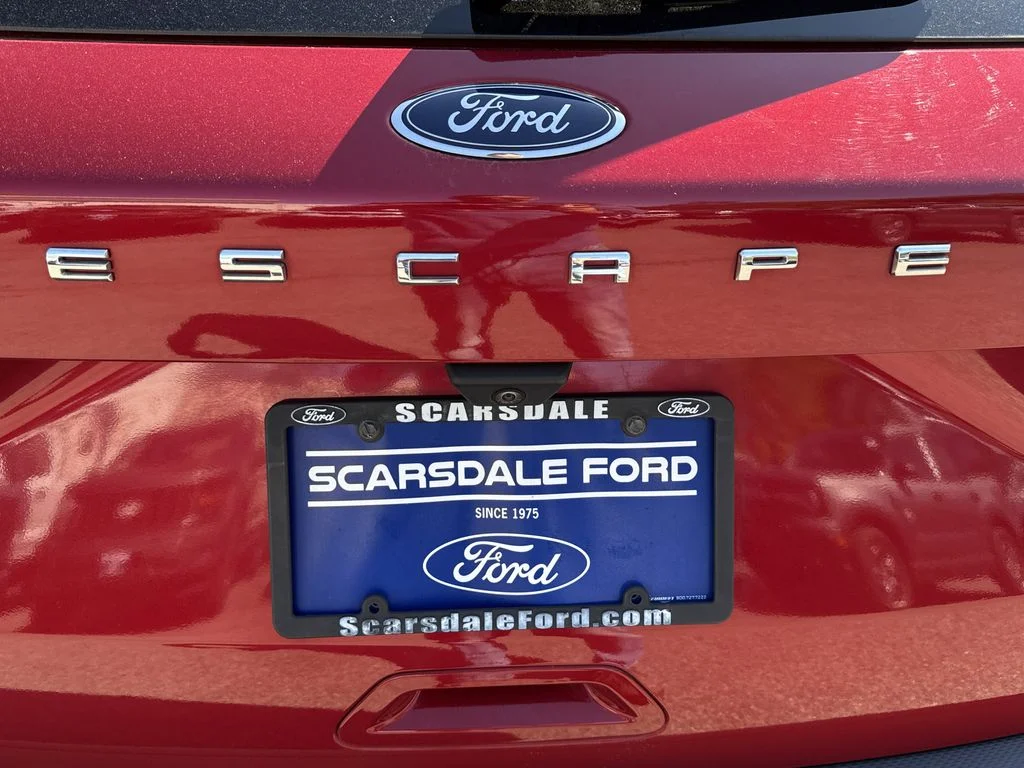 Used 2022 Rapid Red Metallic Tinted Clearcoat Ford SE image 37