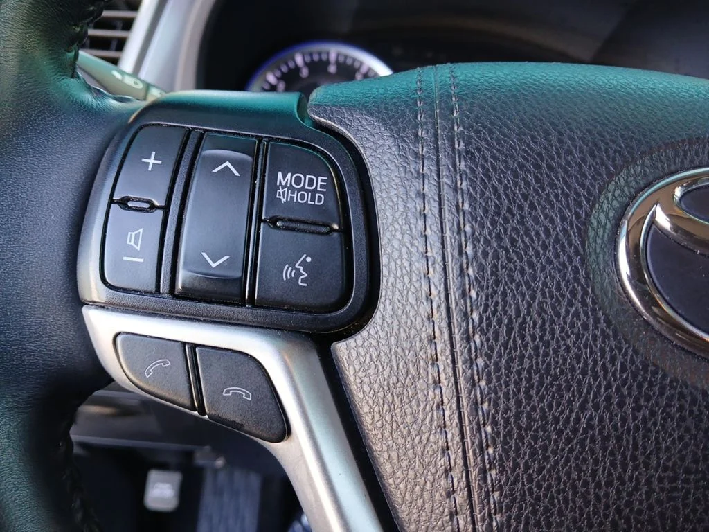 Used 2019 Red Toyota XLE image 23