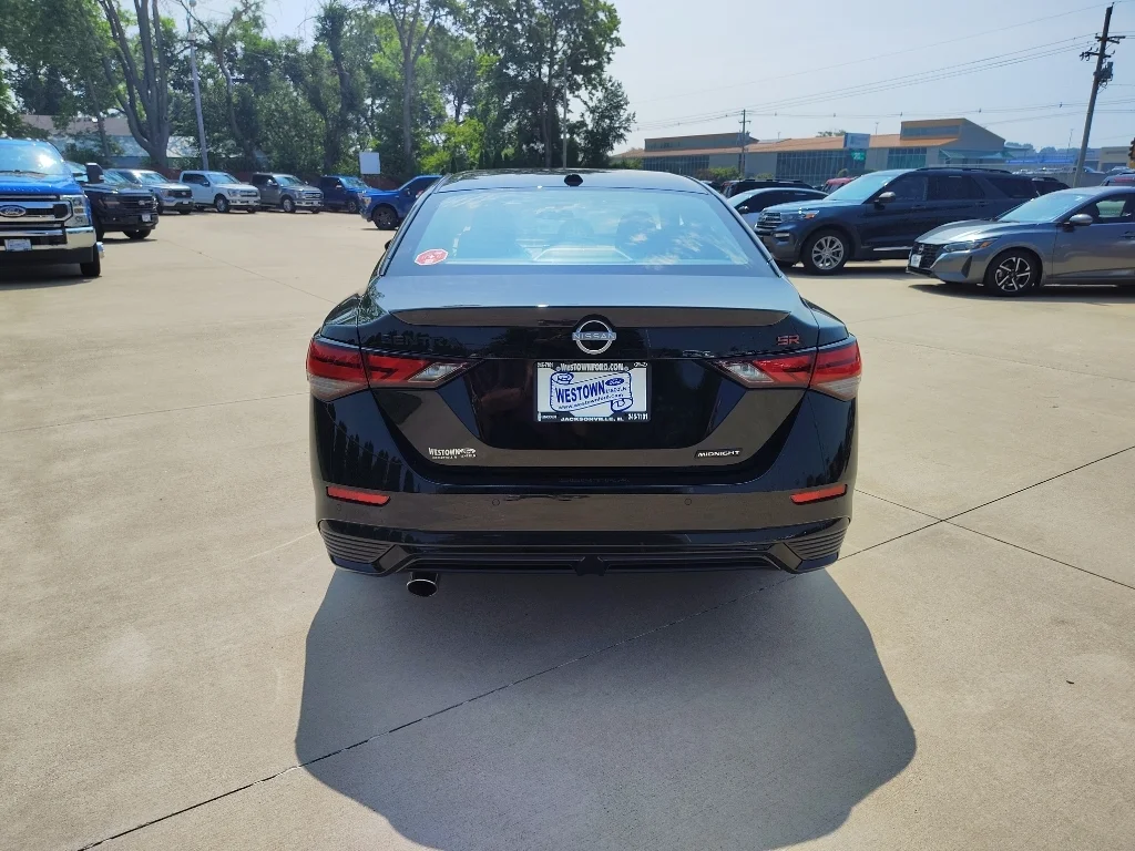 Used 2025 Super Black Nissan SR image 5