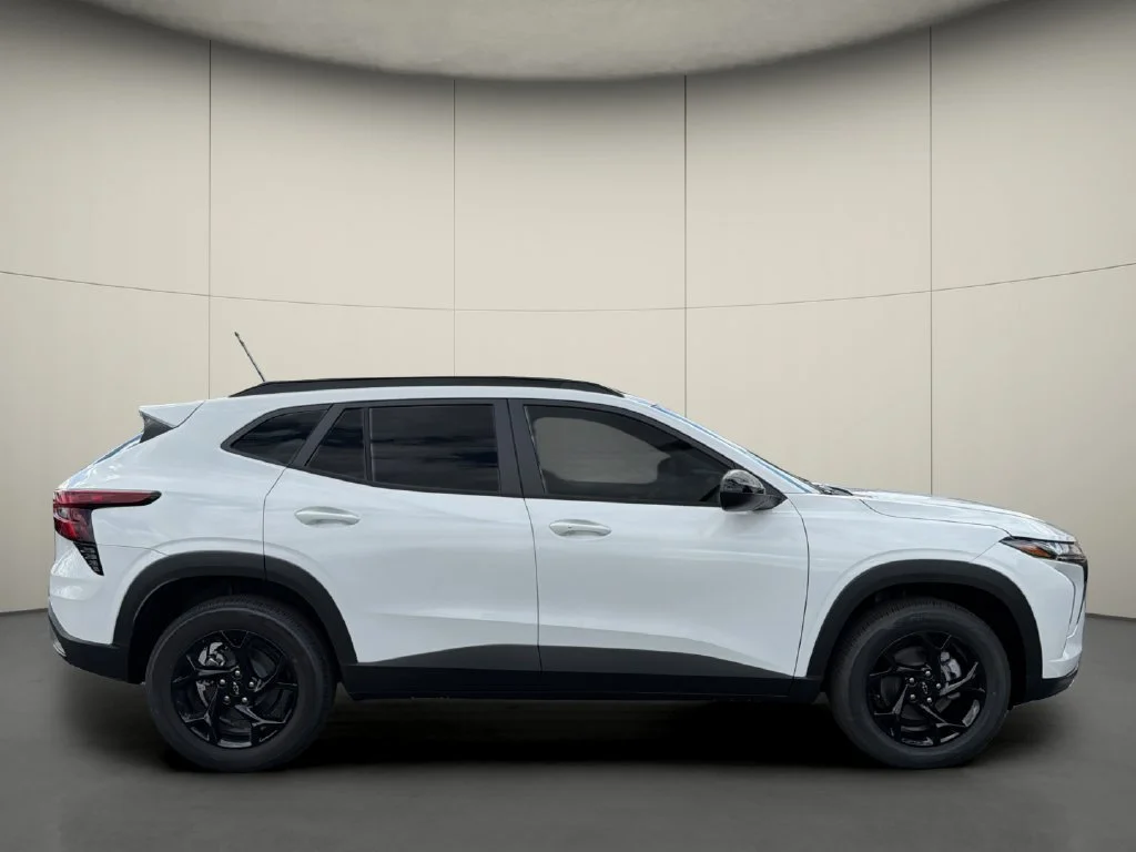 New 2026 Summit White Chevrolet LT image 8